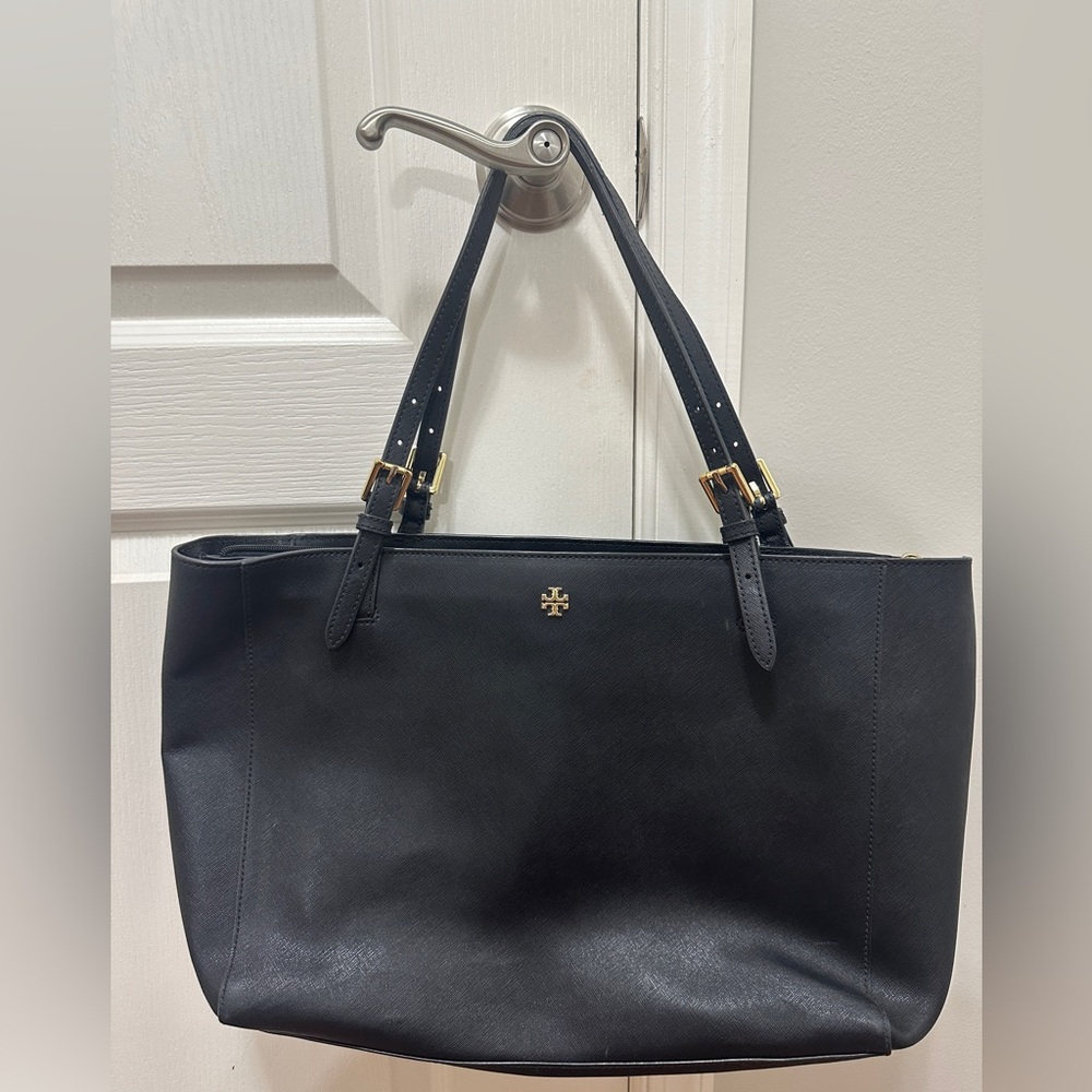 Tory Burch Emerson Black Leather Women’s Tote Designer